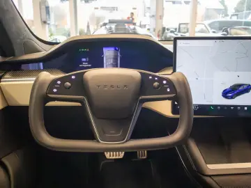 TESLA Model S PLAID  FIRST OWNER  AUTOPILOT