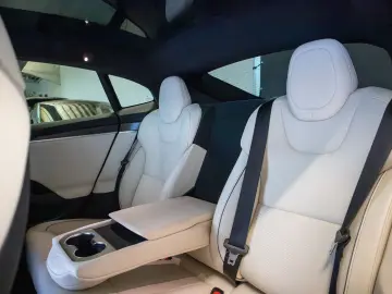 TESLA Model S PLAID  FIRST OWNER  AUTOPILOT