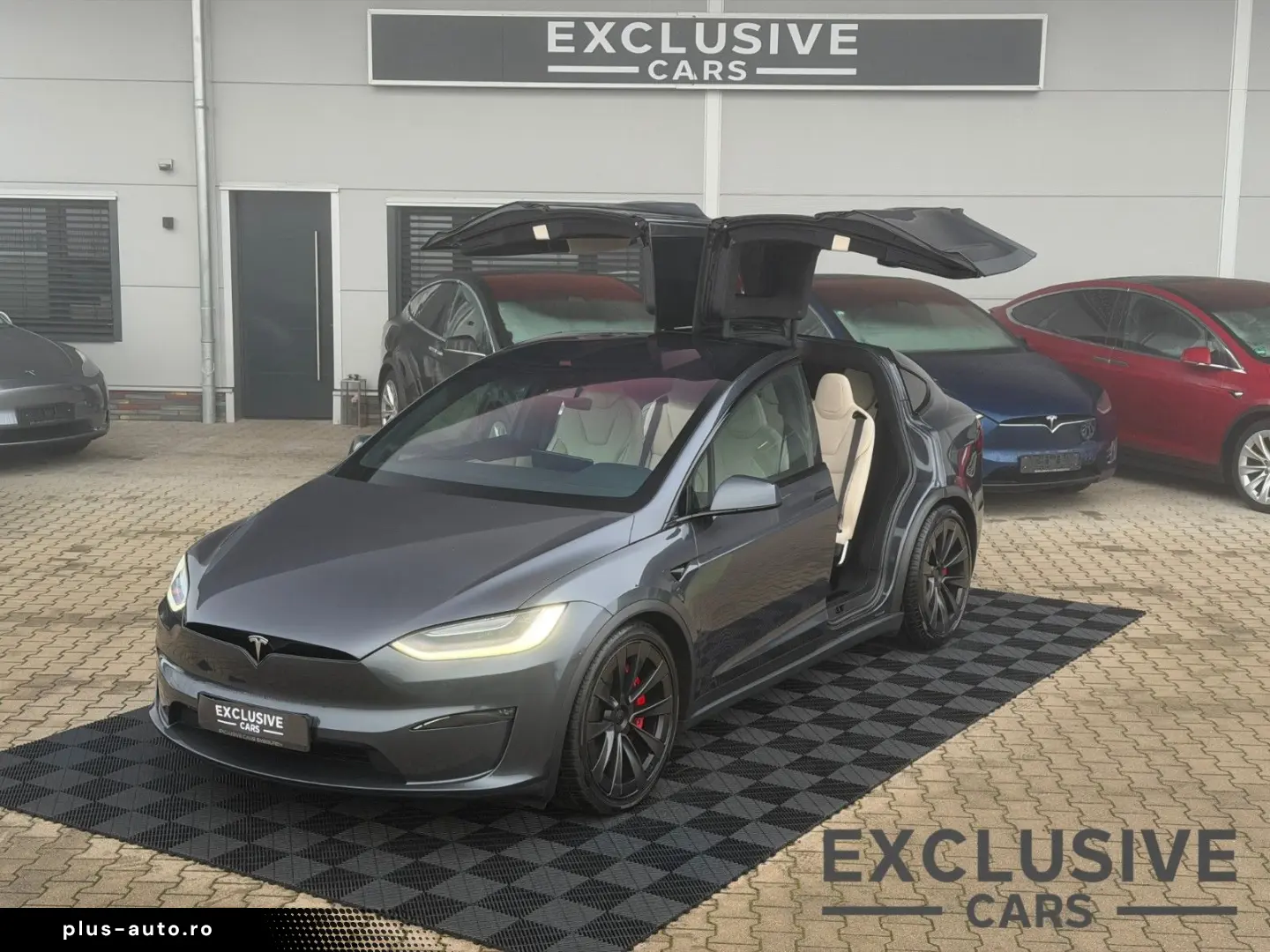 TESLA MODEL X PLAID   HARWARE 4   YOKE   6SEAT   22