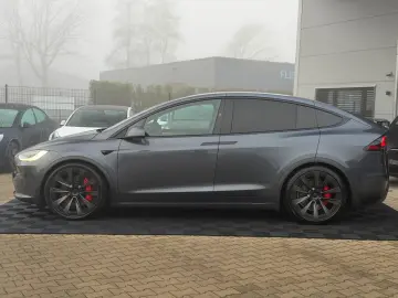 TESLA MODEL X PLAID   HARWARE 4   YOKE   6SEAT   22