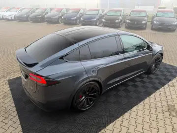 TESLA MODEL X PLAID   HARWARE 4   YOKE   6SEAT   22