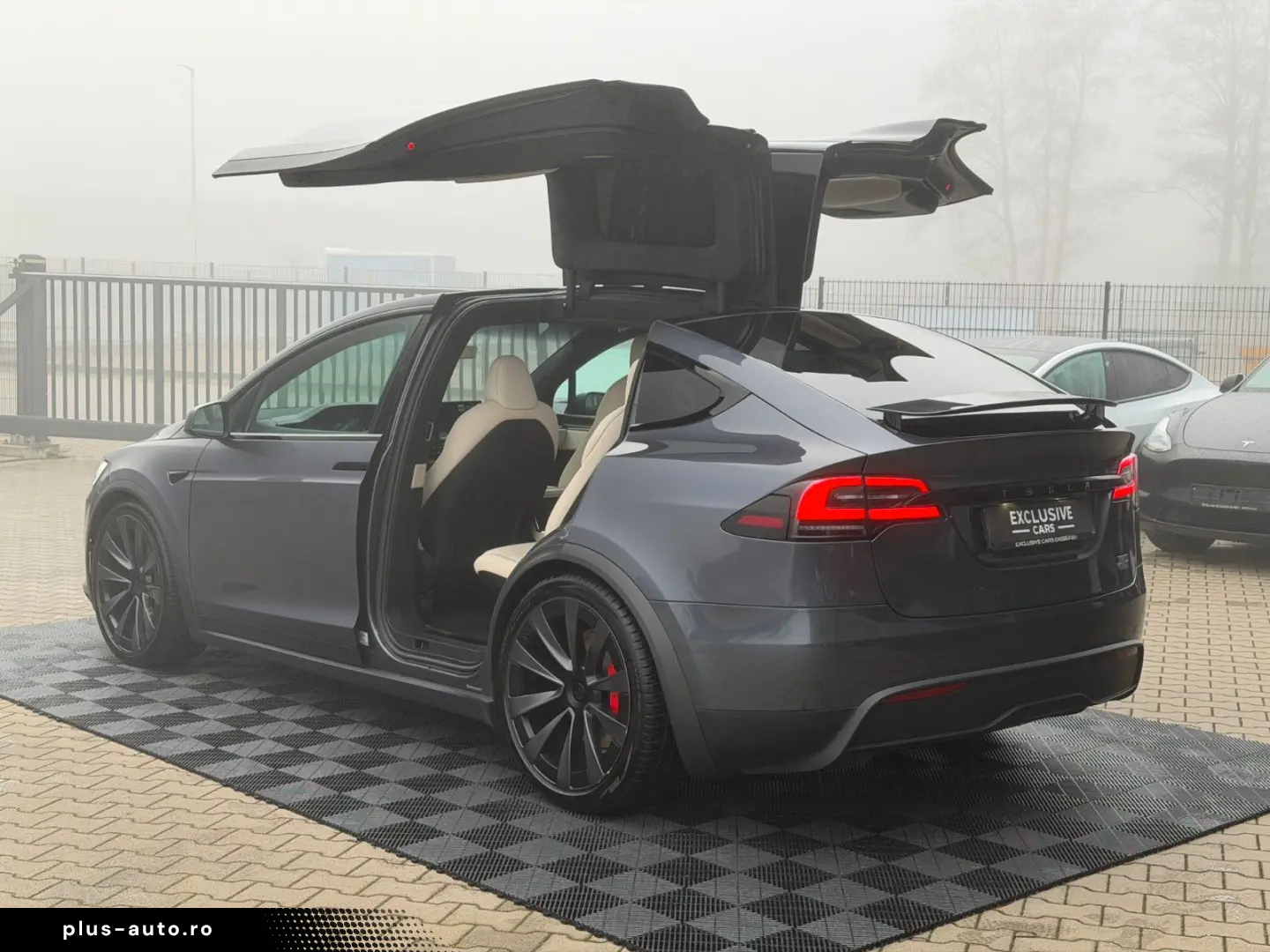 TESLA MODEL X PLAID   HARWARE 4   YOKE   6SEAT   22