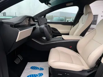 TESLA MODEL X PLAID   HARWARE 4   YOKE   6SEAT   22