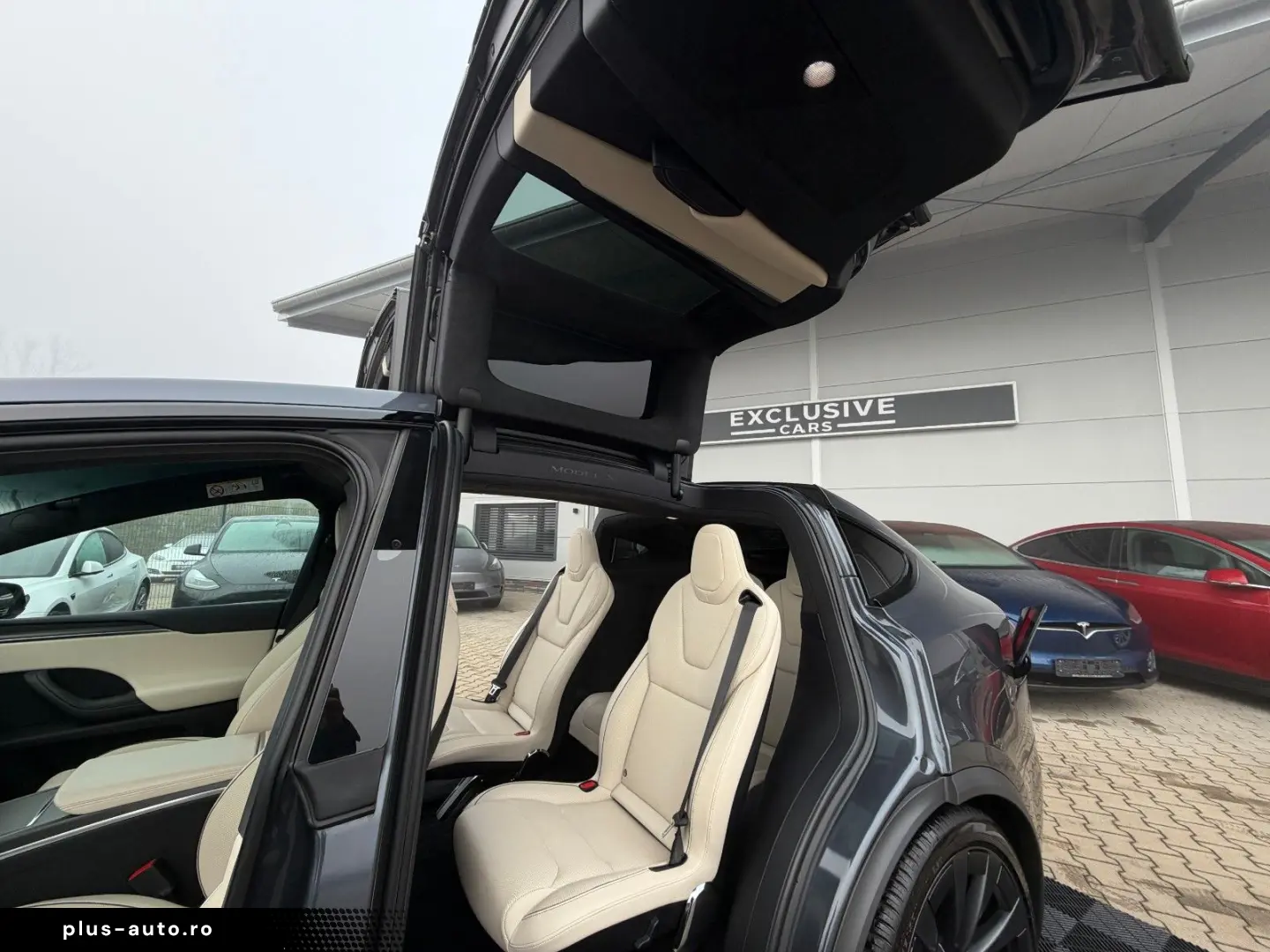 TESLA MODEL X PLAID   HARWARE 4   YOKE   6SEAT   22