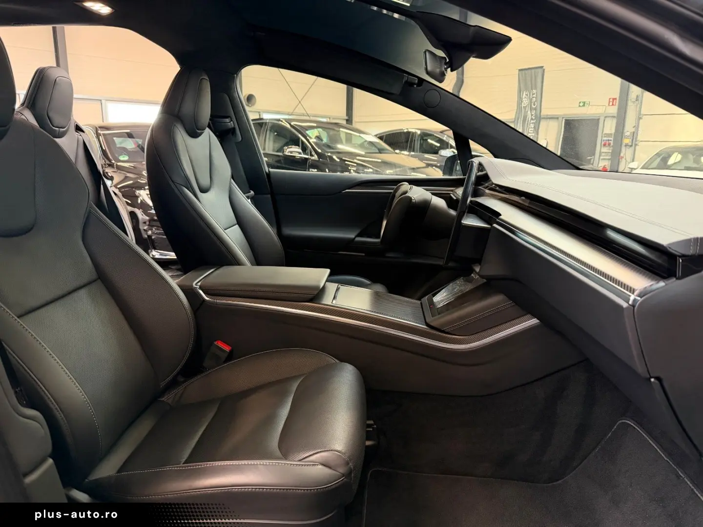 TESLA MODEL X PLAID   HARWARE 4   YOKE   6SEAT   22