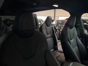 TESLA MODEL X PLAID   HARWARE 4   YOKE   6SEAT   22