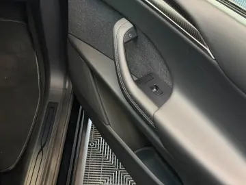 TESLA MODEL X PLAID   HARWARE 4   YOKE   6SEAT   22