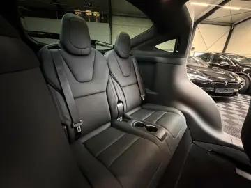 TESLA MODEL X PLAID   HARWARE 4   YOKE   6SEAT   22