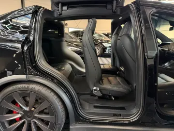 TESLA MODEL X PLAID   HARWARE 4   YOKE   6SEAT   22