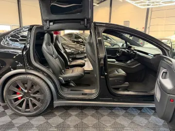 TESLA MODEL X PLAID   HARWARE 4   YOKE   6SEAT   22