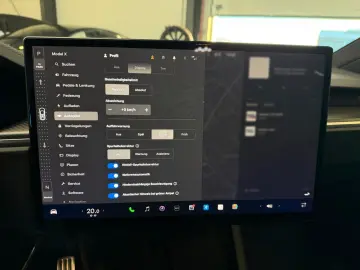 TESLA MODEL X PLAID   HARWARE 4   YOKE   6SEAT   22