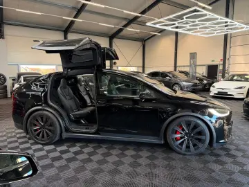 TESLA MODEL X PLAID   HARWARE 4   YOKE   6SEAT   22