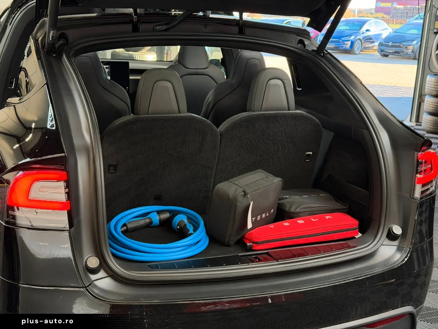 TESLA MODEL X PLAID   HARWARE 4   YOKE   6SEAT   22