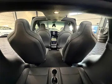 TESLA MODEL X PLAID   HARWARE 4   YOKE   6SEAT   22