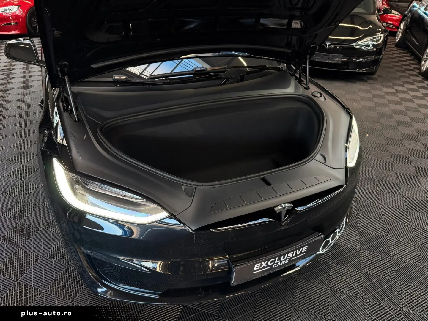 TESLA MODEL X PLAID   HARWARE 4   YOKE   6SEAT   22