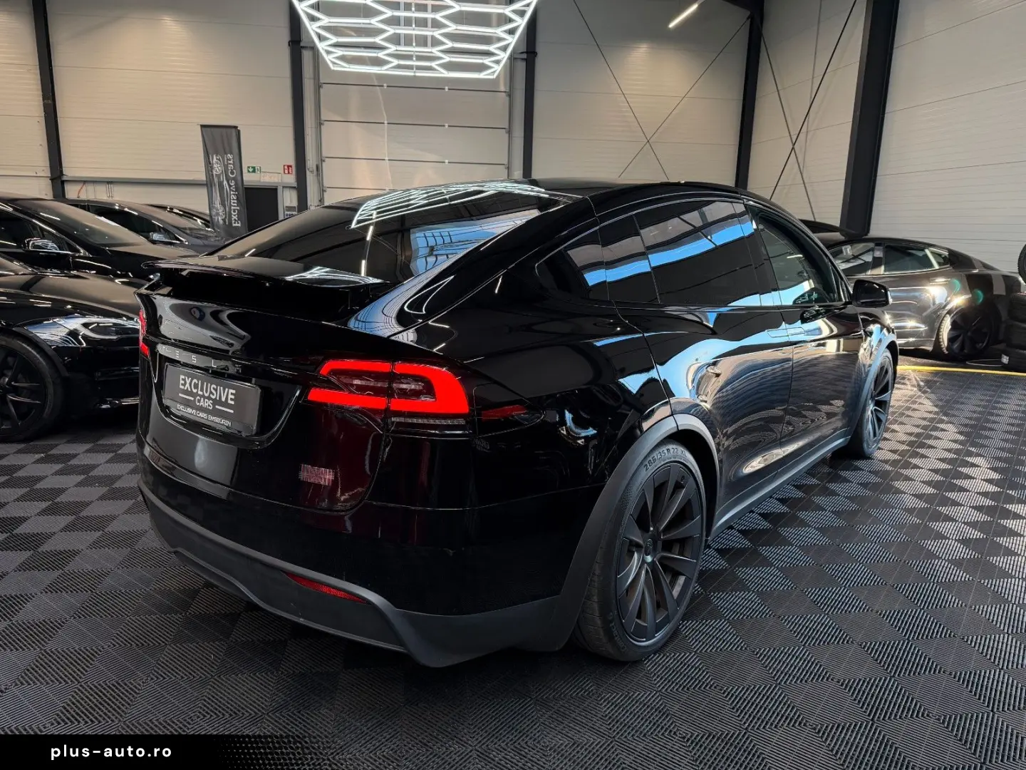 TESLA MODEL X PLAID   HARWARE 4   YOKE   6SEAT   22