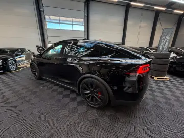 TESLA MODEL X PLAID   HARWARE 4   YOKE   6SEAT   22