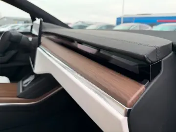 TESLA MODEL X PALLADIUM    HW 4 USS   AMD RYZEN