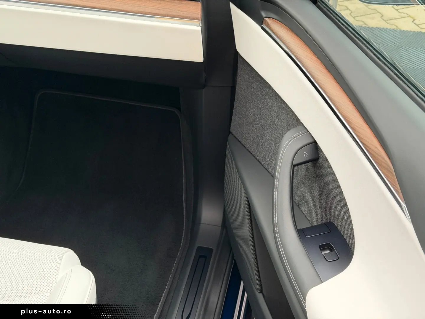 TESLA MODEL X PALLADIUM    HW 4 USS   AMD RYZEN