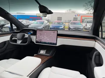 TESLA MODEL X PALLADIUM    HW 4 USS   AMD RYZEN