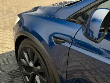 TESLA MODEL X PALLADIUM    HW 4 USS   AMD RYZEN