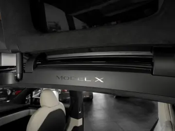 TESLA Model X PLAID 1020PS Tri-Motor AWD Premium 6Sitz