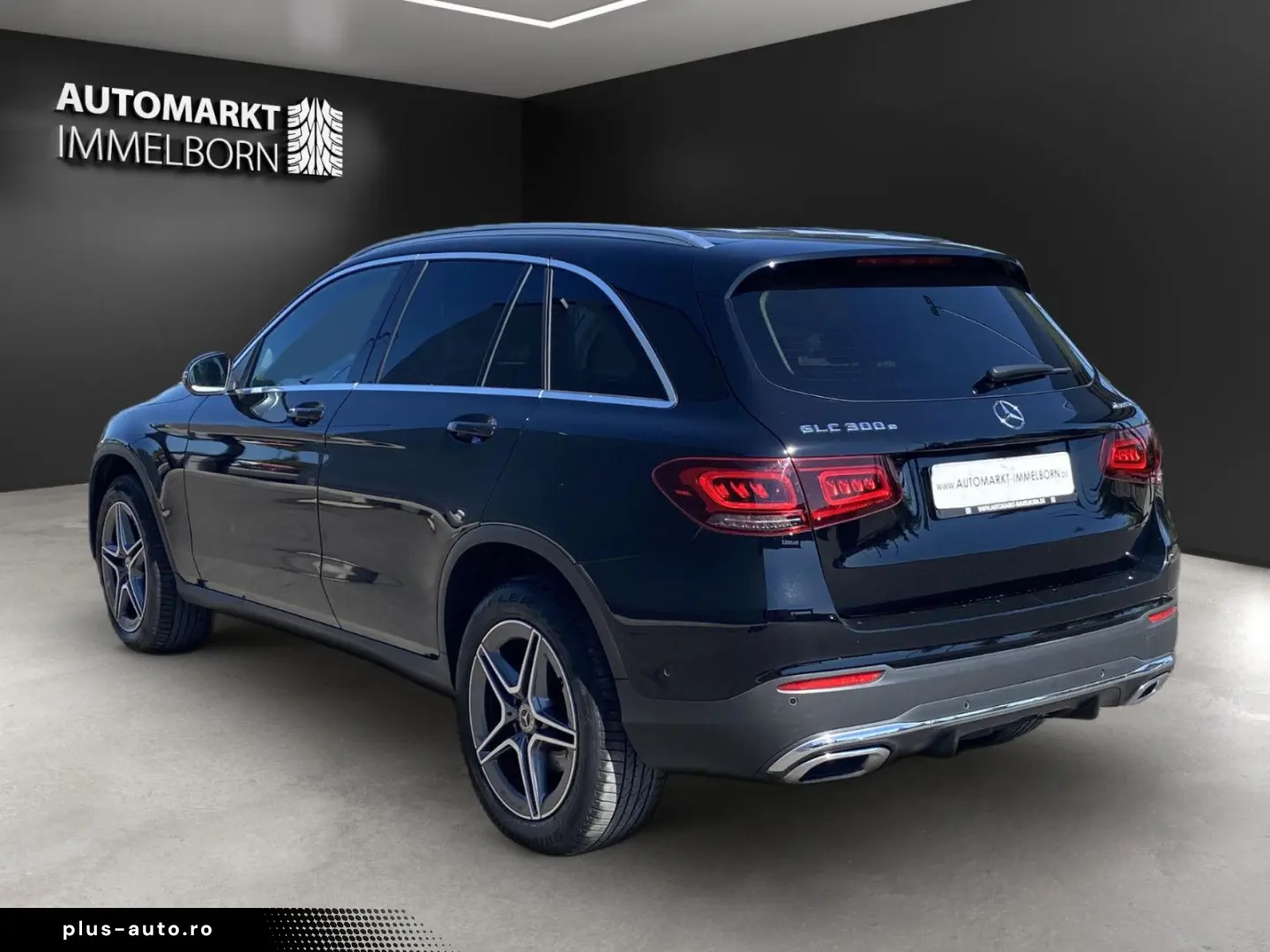 MERCEDES-BENZ GLC 300 e AMG 19 Pano Kamera AHK Sound Leder