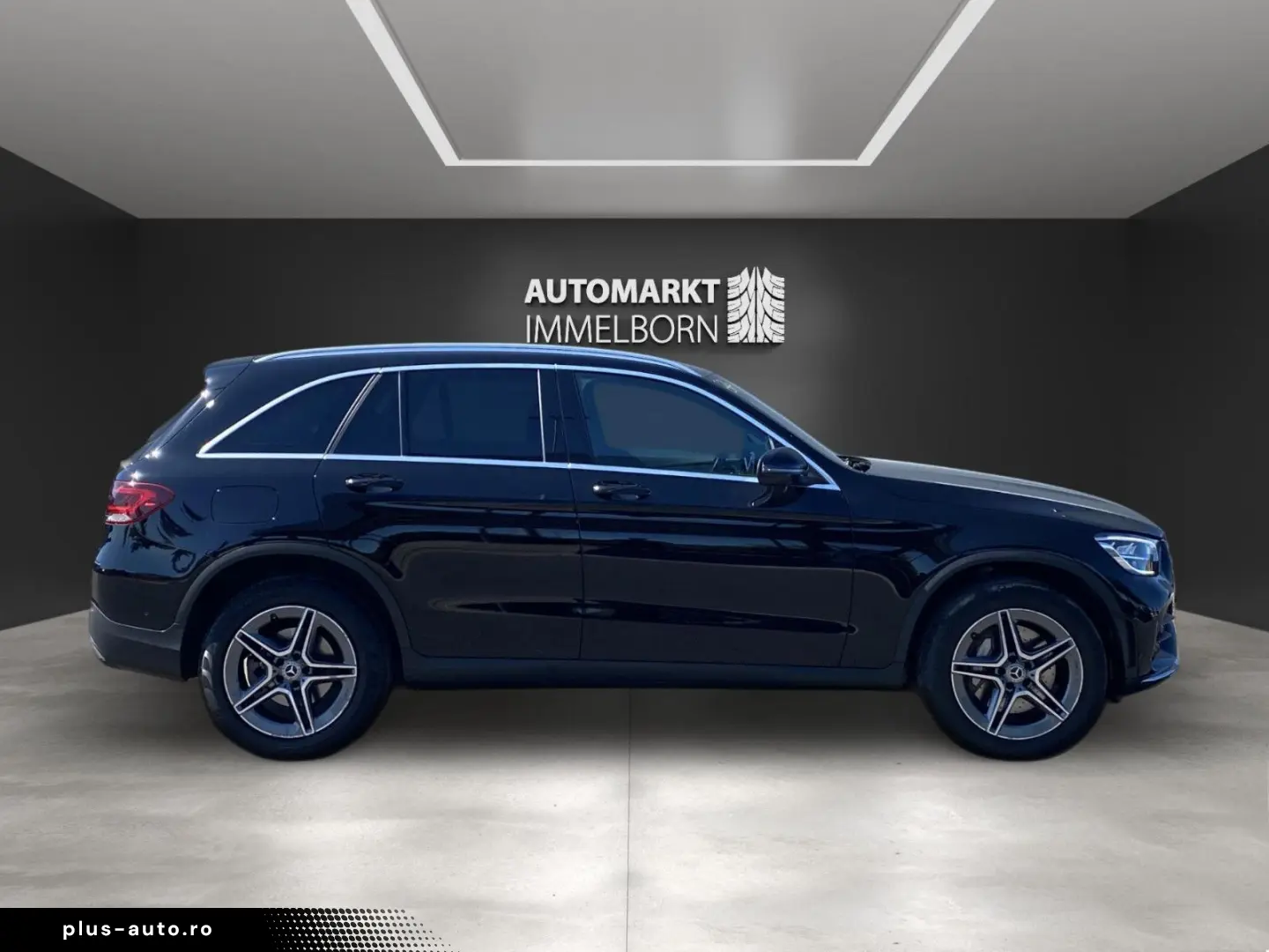 MERCEDES-BENZ GLC 300 e AMG 19 Pano Kamera AHK Sound Leder