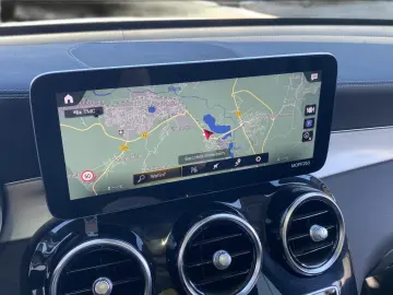 MERCEDES-BENZ GLC 300 e AMG 19 Pano Kamera AHK Sound Leder