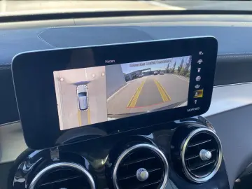 MERCEDES-BENZ GLC 300 e AMG 19 Pano Kamera AHK Sound Leder