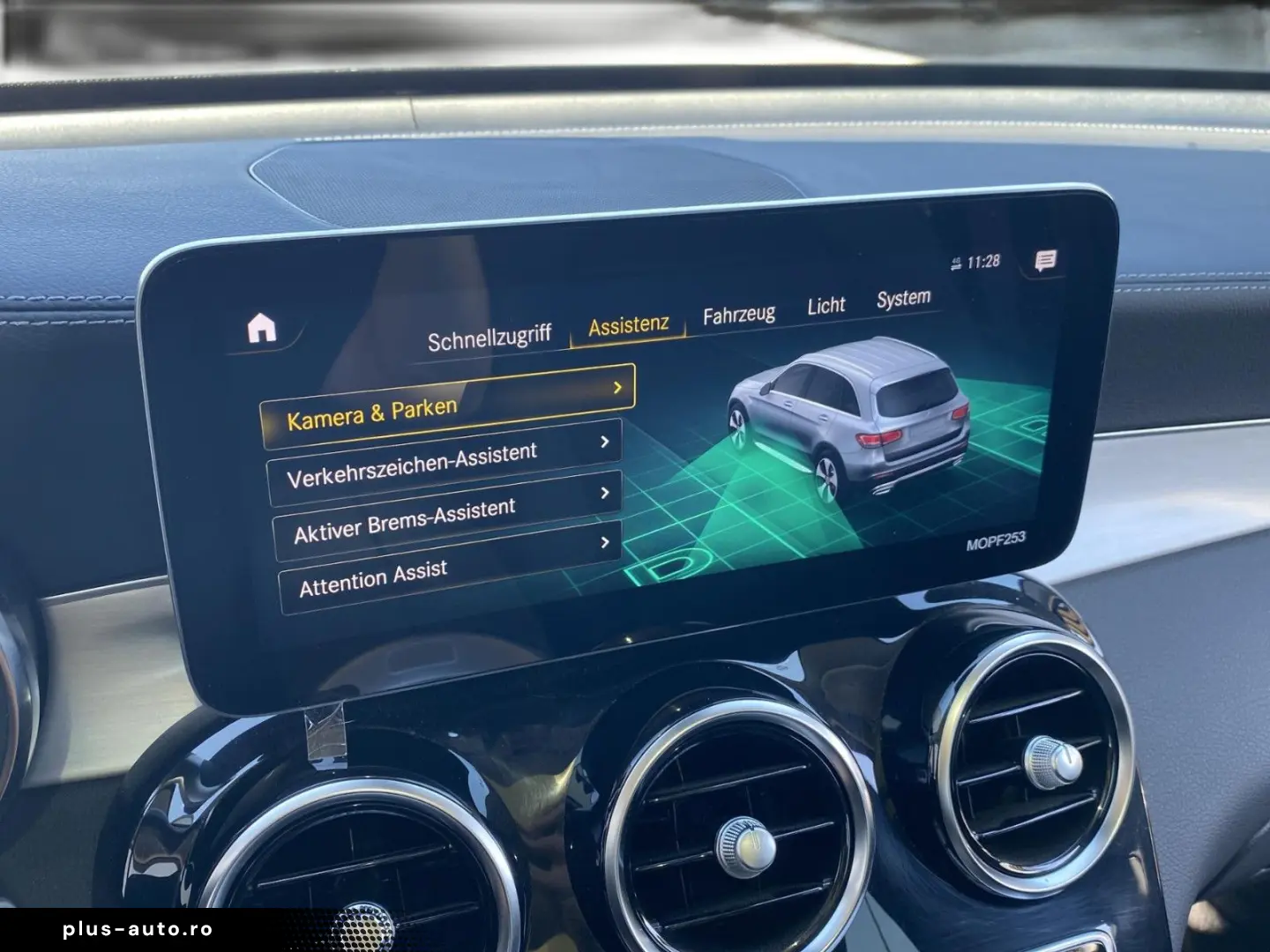 MERCEDES-BENZ GLC 300 e AMG 19 Pano Kamera AHK Sound Leder