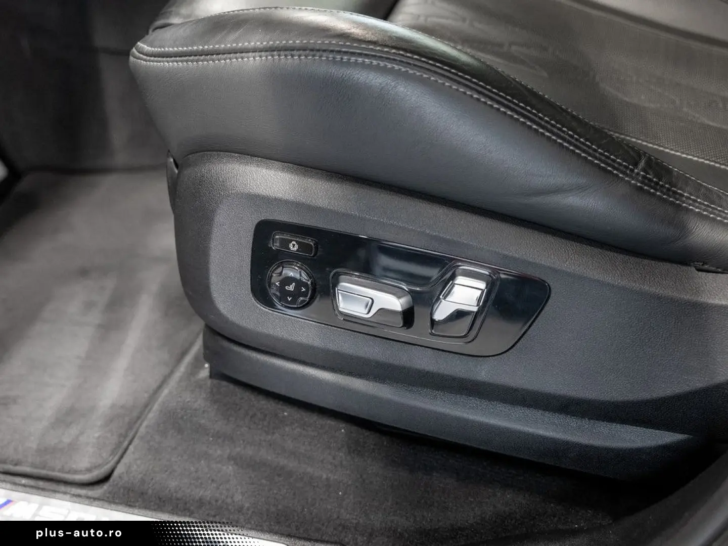 BMW X5 50i MSport Massage Ventil DisplayKey 360 22  Carbon