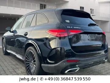 MERCEDES-BENZ GLC 300 d 4M AMG Distronic Kam Memory AHK 20