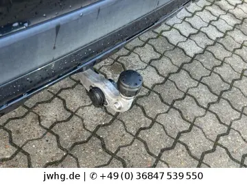 MERCEDES-BENZ GLC 300 d 4M AMG Distronic Kam Memory AHK 20