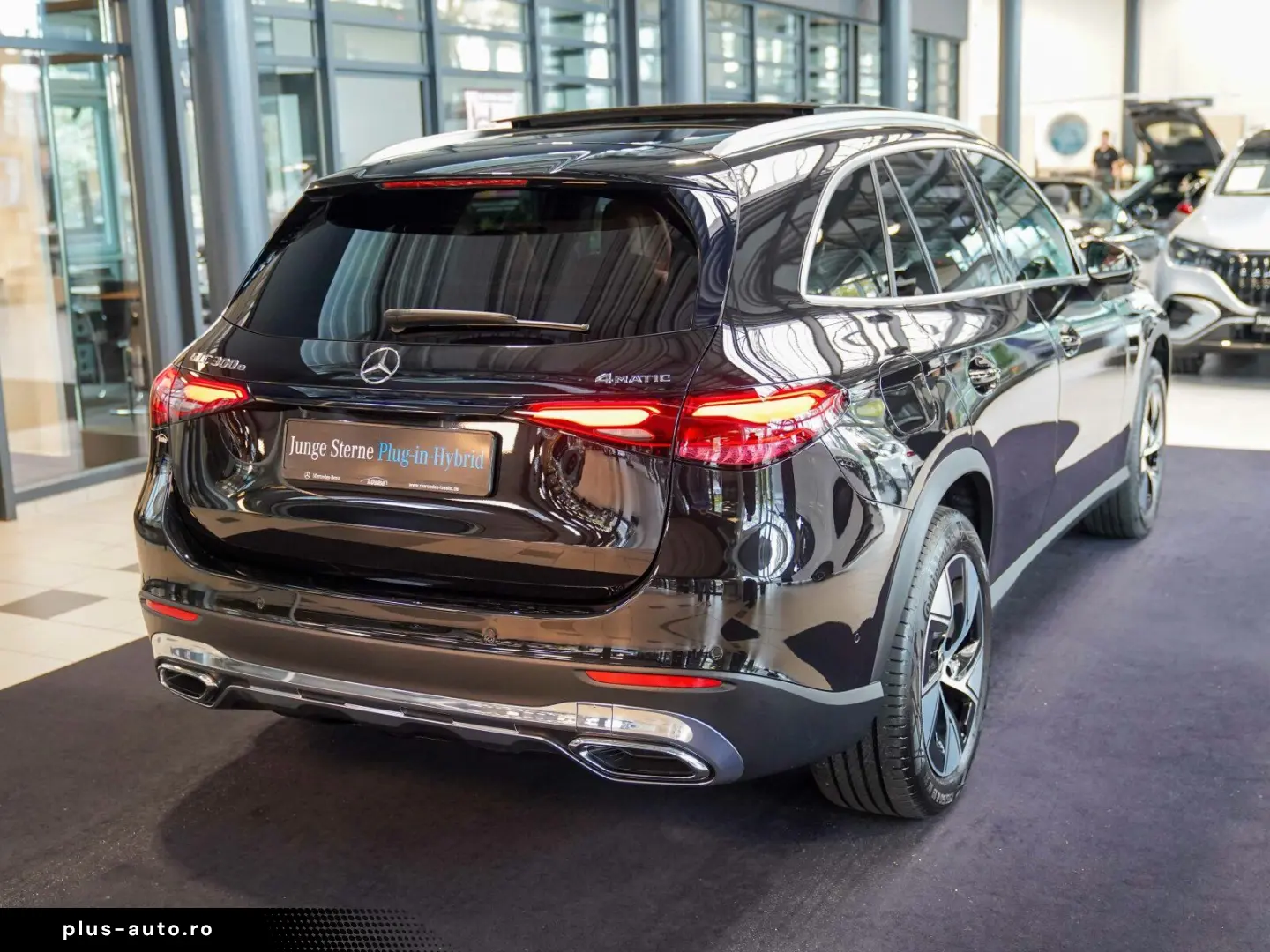 MERCEDES-BENZ GLC 300 e 4M AVANTGARDE Panoramadach DISTRONIC