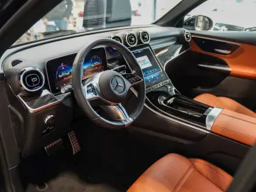 MERCEDES-BENZ GLC 300 e 4M AVANTGARDE Panoramadach DISTRONIC