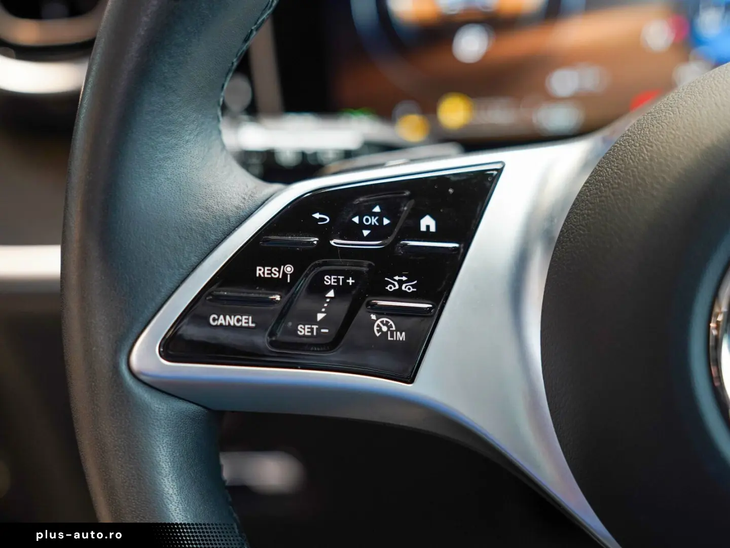 MERCEDES-BENZ GLC 300 e 4M AVANTGARDE Panoramadach DISTRONIC