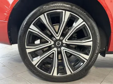 VOLVO XC60 T6 AWD R-Design NAV LED AHK 360  H&K PANO