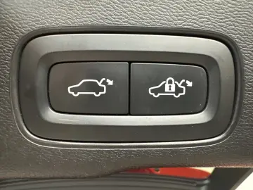 VOLVO XC60 T6 AWD R-Design NAV LED AHK 360  H&K PANO