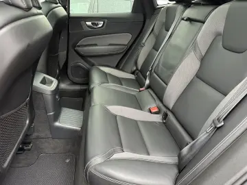 VOLVO XC60 T6 AWD R-Design NAV LED AHK 360  H&K PANO