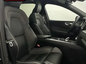 VOLVO XC60 T6 AWD PLUS DARK PANO MEMO 360 H K STANDHZG