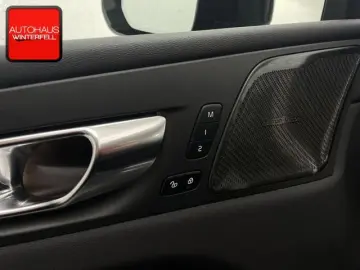 VOLVO XC60 T6 AWD PLUS DARK PANO MEMO 360 H K STANDHZG