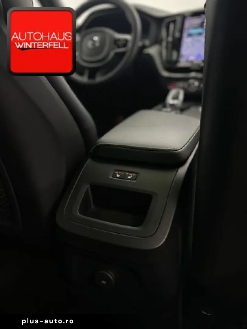 VOLVO XC60 T6 AWD PLUS DARK PANO MEMO 360 H K STANDHZG