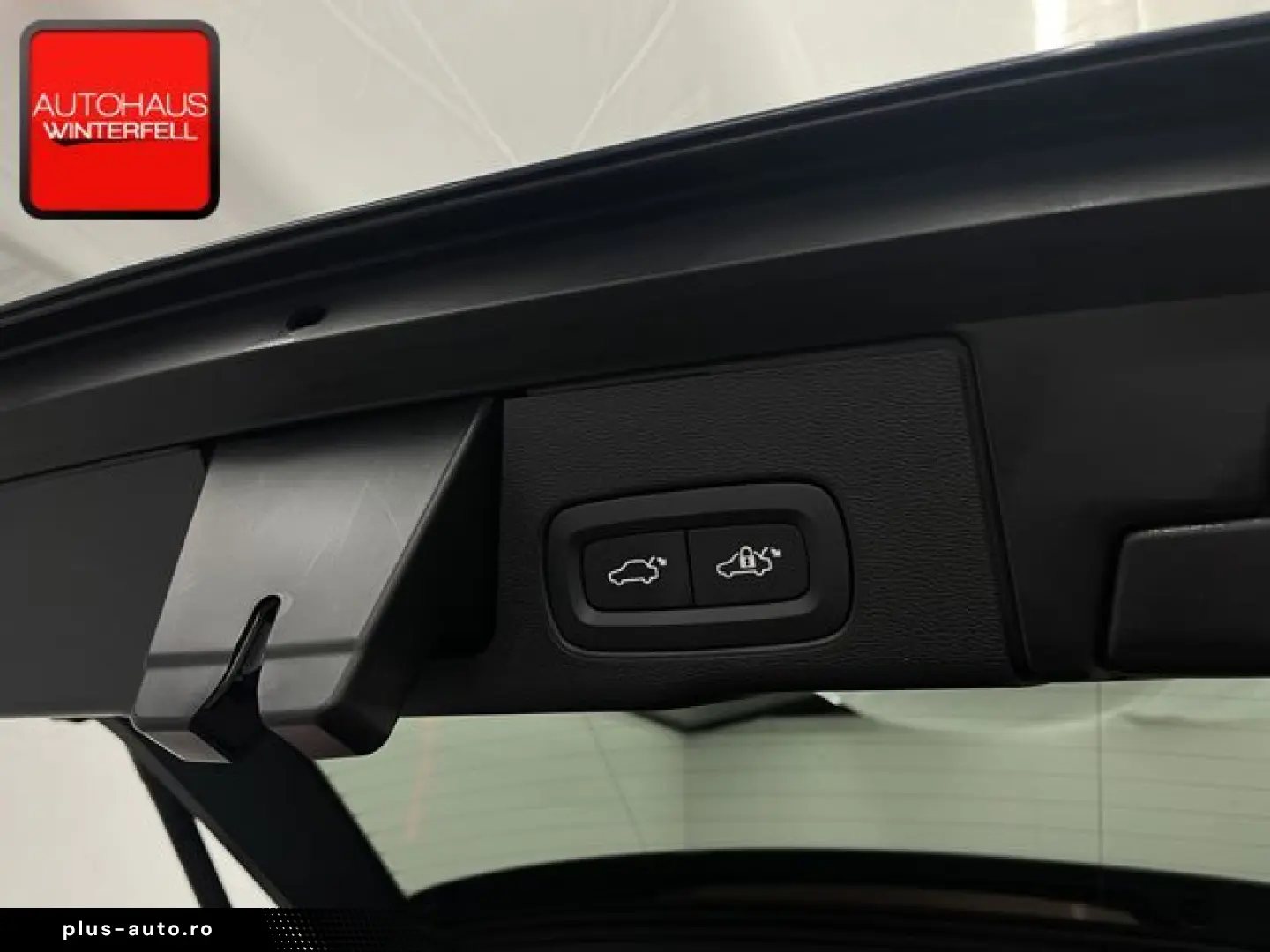 VOLVO XC60 T6 AWD PLUS DARK PANO MEMO 360 H K STANDHZG