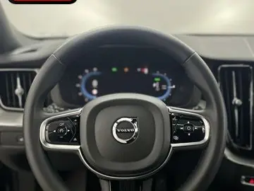 VOLVO XC60 T6 AWD PLUS DARK PANO MEMO 360 H K STANDHZG