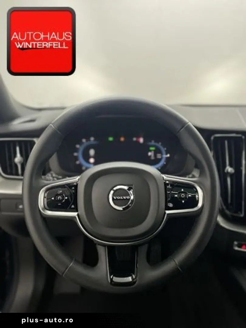 VOLVO XC60 T6 AWD PLUS DARK PANO MEMO 360 H K STANDHZG