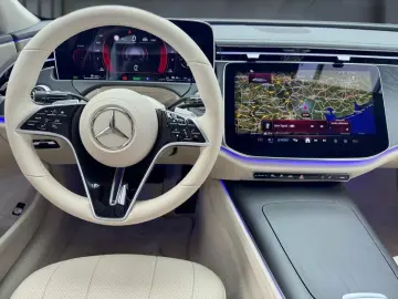 MERCEDES-BENZ E 300 de AVANTG.  Beige Int  AIRMATIC &hellip;