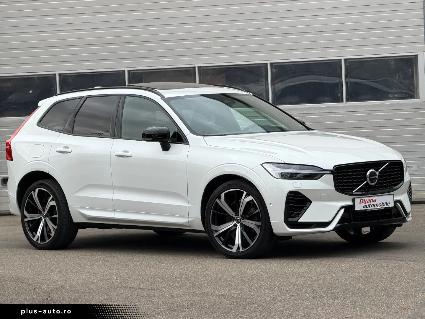 VOLVO XC60 T6 Hybrid Ultimate Dark 1Hd Unfallfrei TOP!