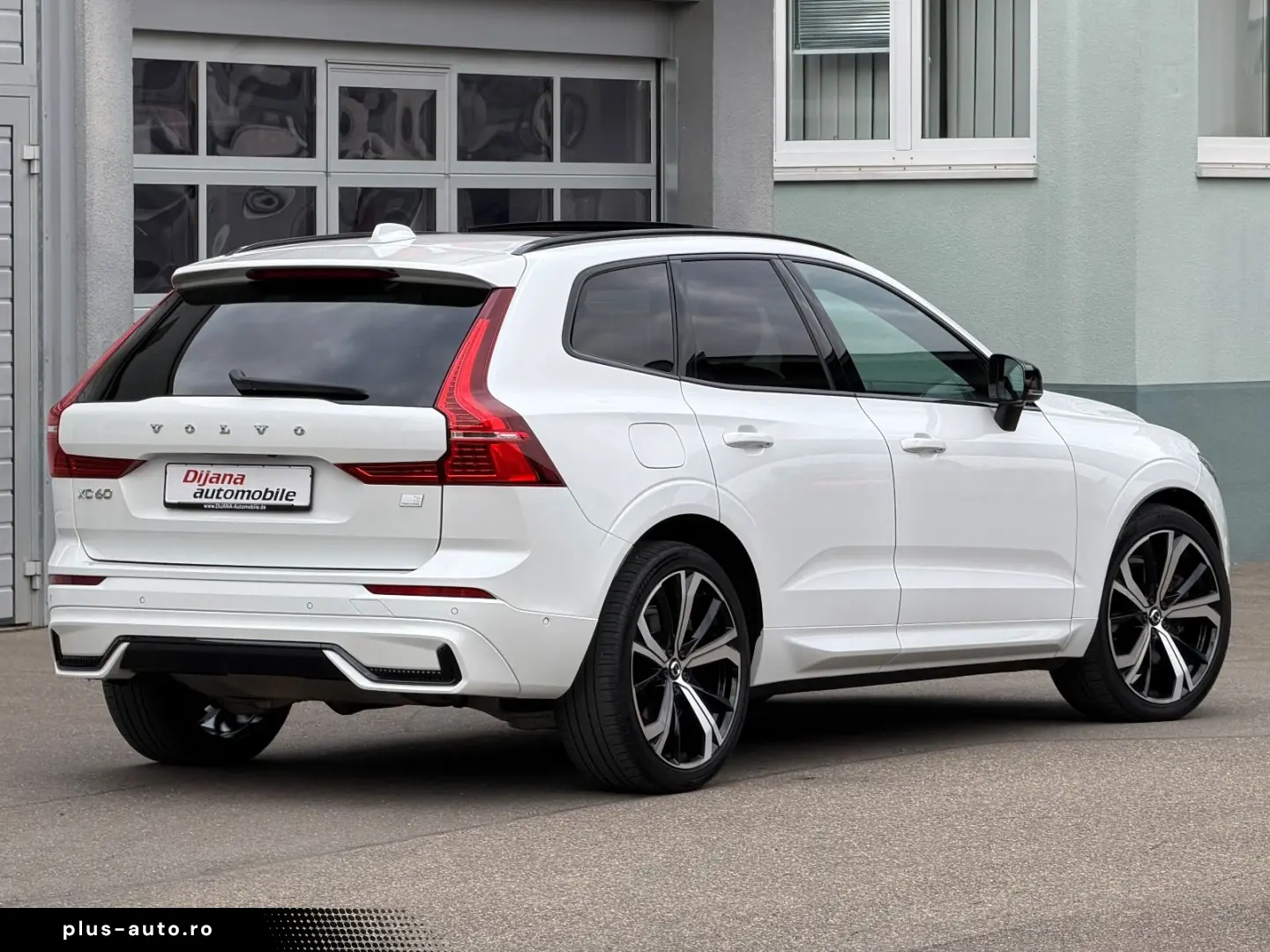 VOLVO XC60 T6 Hybrid Ultimate Dark 1Hd Unfallfrei TOP!