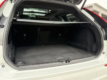 VOLVO XC60 T6 Hybrid Ultimate Dark 1Hd Unfallfrei TOP!